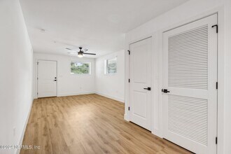 1900 Danese Ct in Jacksonville, FL - Building Photo - Building Photo