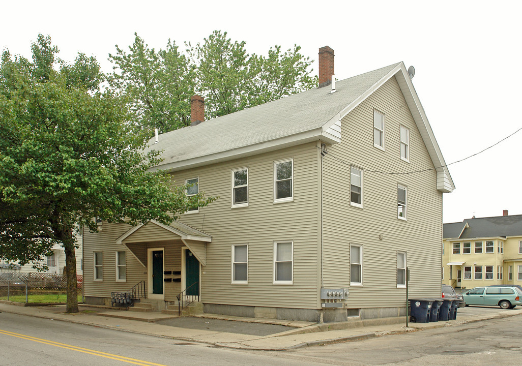 107-109 Pine St in Nashua, NH - Building Photo