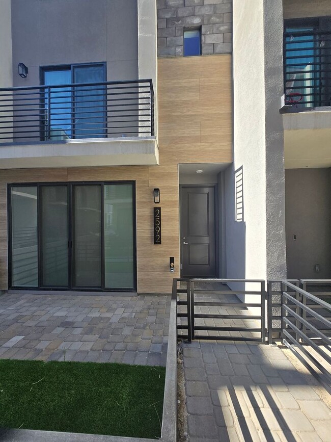 2592 Flowing Strm St in Reno, NV - Building Photo - Building Photo
