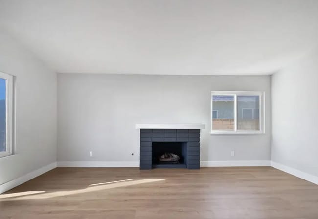 25443 Vía Labrada in Santa Clarita, CA - Foto de edificio - Building Photo