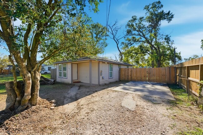 1041 Dolly Wright St in Houston, TX - Building Photo - Building Photo