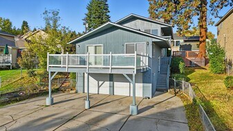 820 S Liberty Dr in Liberty Lake, WA - Building Photo