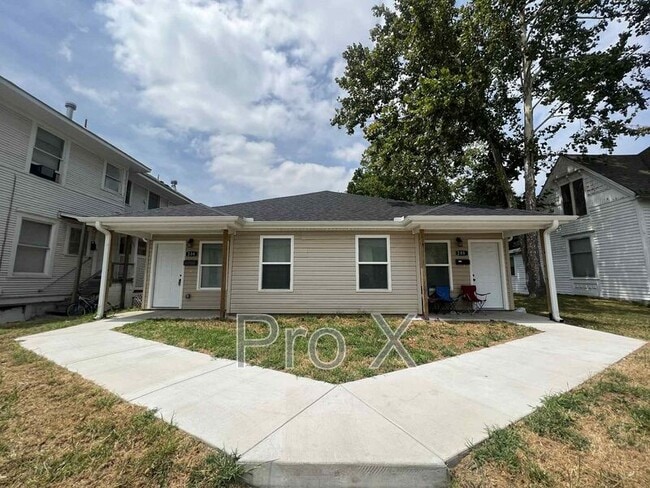 property at 206 N Wall Ave