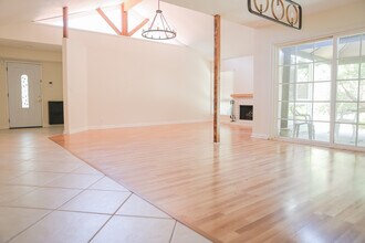 23328 Alamos Ln in Santa Clarita, CA - Building Photo - Building Photo