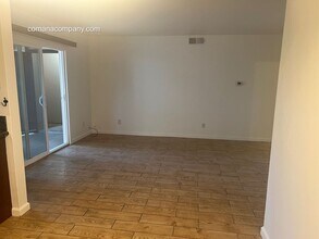 6878 Navajo Rd in San Diego, CA - Building Photo - Building Photo