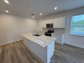 11200 Blue Bay Dr in Orlando, FL - Building Photo - Building Photo
