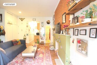 144 W 70th St in New York, NY - Building Photo - Building Photo