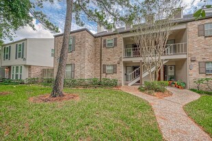 12967 Trail Hollow Dr, Unit 2967 in Houston, TX - Building Photo