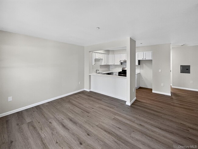 17 Bowman Ave in Rye Brook, NY - Building Photo - Building Photo