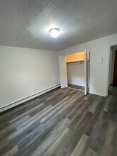 154 Lexington St, Unit 2 in Auburndale, MA - Foto de edificio - Building Photo