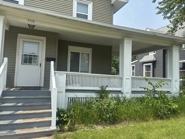 1712 A Ave NE in Cedar Rapids, IA - Building Photo - Building Photo