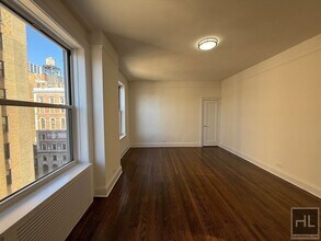 WEST 86 STREET in New York, NY - Building Photo - Building Photo