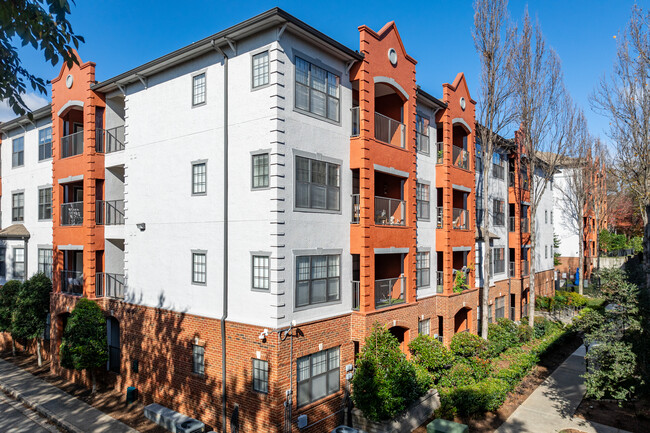 Highland Walk Apartments in Atlanta, GA - Foto de edificio - Building Photo