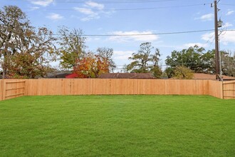 424 Magnolia St in Lake Jackson, TX - Building Photo - Building Photo