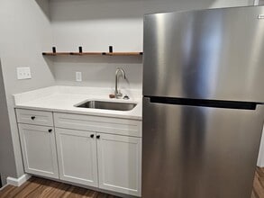 114 Clinton Street, Unit 2FL in Saratoga Springs, NY - Building Photo - Building Photo