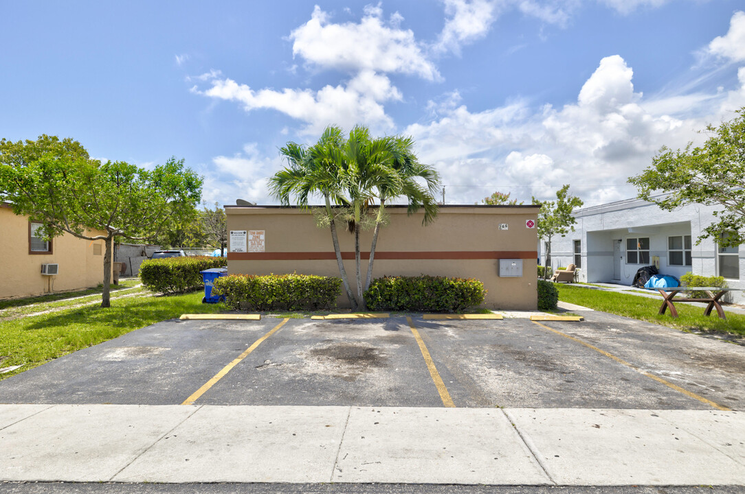 266 Sw 3rd St in Deerfield Beach, FL - Building Photo