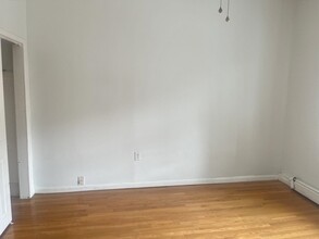 200 Hutton St in Jersey City, NJ - Building Photo - Building Photo