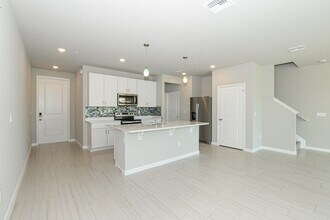 373 Salisbury Cir in Fort Pierce, FL - Building Photo - Building Photo