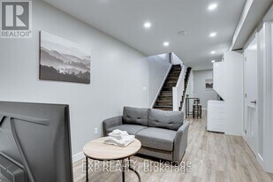 104 Wellington St N in Hamilton, ON - Building Photo