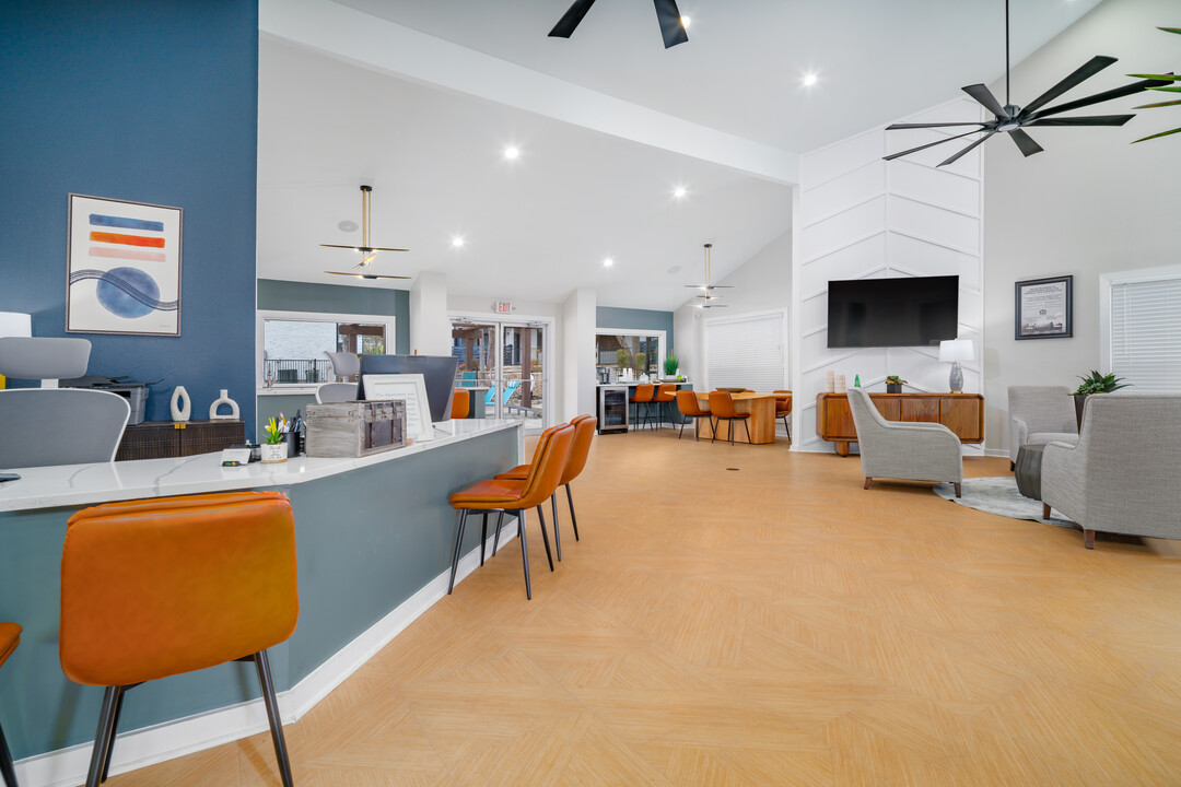 Elevate at Huebner Grove in San Antonio, TX - Building Photo