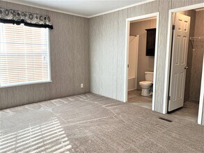 17164 Canterbury Cir in Holly, MI - Foto de edificio - Building Photo