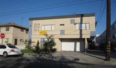 The Beach Hill Apartments in Inglewood, CA - Building Photo - Building Photo