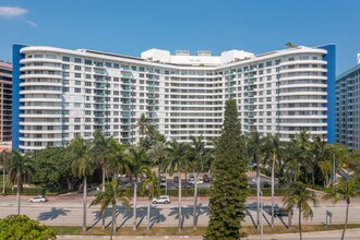 Seacoast in Miami Beach, FL - Foto de edificio - Building Photo