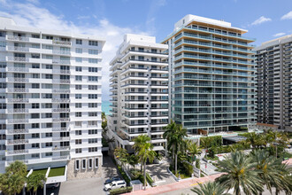 Villa di Mare in Miami Beach, FL - Foto de edificio - Building Photo