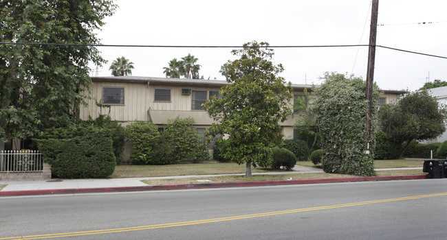 11908 Magnolia Blvd in Valley Village, CA - Building Photo - Building Photo