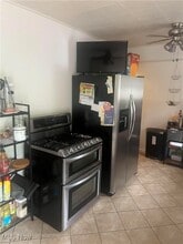 4020 W 12th Pl in Cleveland, OH - Building Photo - Building Photo