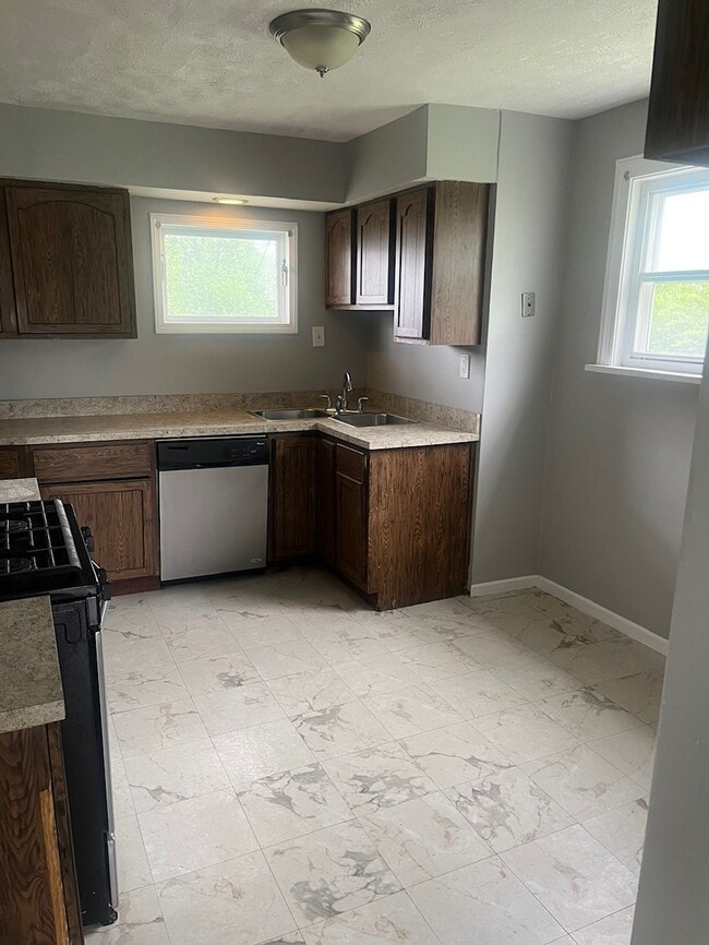 16713 Scottsdale Blvd in Shaker Heights, OH - Building Photo - Building Photo