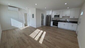 907 Herbine St in La Verne, CA - Building Photo