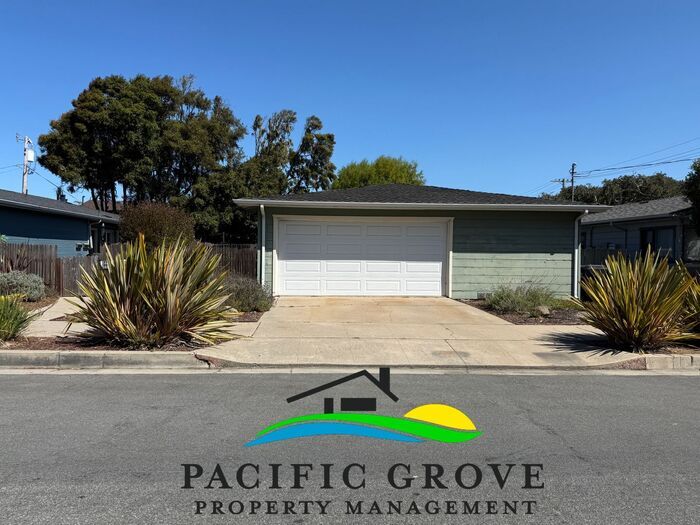 554 Gibson Ave in Pacific Grove, CA - Building Photo