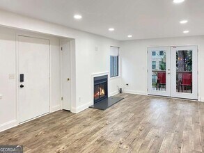 2103 Defoors Ferry Rd NW, Unit B in Atlanta, GA - Building Photo - Building Photo