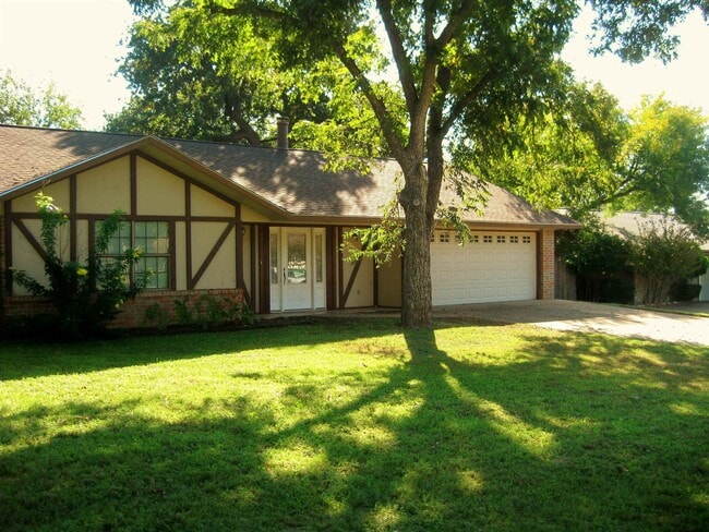 property at 255 Meadowlakes Dr
