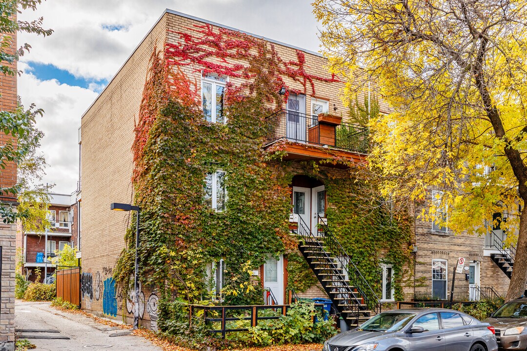 2116 De Villiers Rue in Montréal, QC - Building Photo