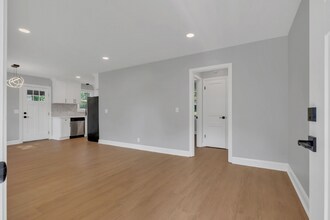 745 Delaware Ave in Nashville, TN - Building Photo - Building Photo