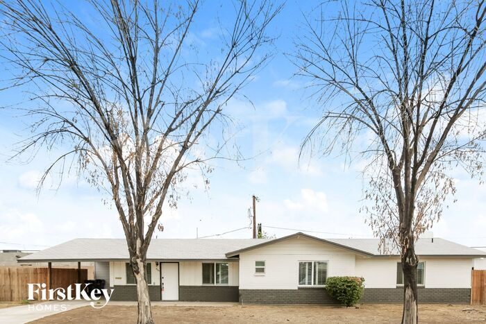 4037 N 18th Dr in Phoenix, AZ - Foto de edificio