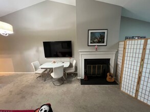 20 Smithfield Ct in Basking Ridge, NJ - Foto de edificio - Building Photo