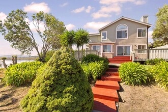 8 Caribe Isle in Novato, CA - Building Photo - Building Photo