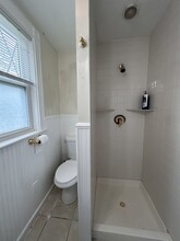 108 Brooks St, Unit 1 in Boston, MA - Foto de edificio - Building Photo