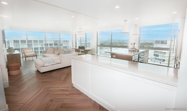 1760 Avenida Del Mundo in Coronado, CA - Building Photo - Building Photo