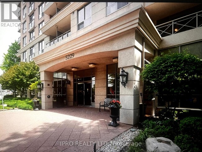 property at 5229-5229 Dundas St W
