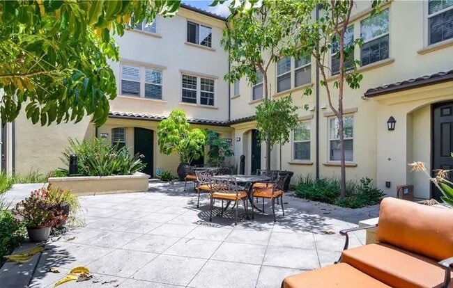 66 Full Moon in Irvine, CA - Building Photo - Building Photo