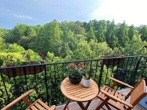 2921 Lenox Rd NE in Atlanta, GA - Building Photo - Building Photo