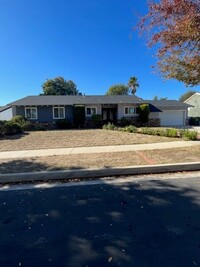 10931 Chimineas Ave in Porter Ranch, CA - Foto de edificio - Building Photo