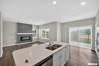 912 Maywood Ln in Waukee, IA - Foto de edificio - Building Photo