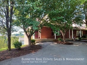 365 Tall Oak Blvd NW in Christiansburg, VA - Building Photo - Building Photo