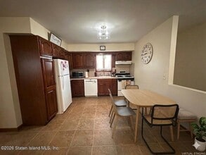 298 Pacific Ave in Staten Island, NY - Foto de edificio - Building Photo
