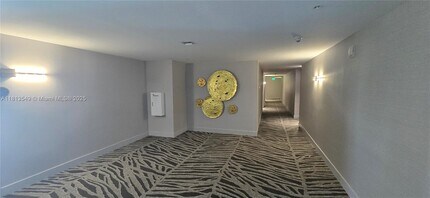 7910 Harbor Island Dr in North Bay Village, FL - Building Photo - Building Photo